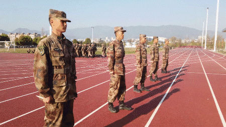 滇西高原新兵考核火热进行,一组动图带你直击