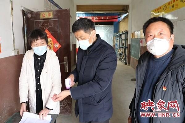 鹿邑赵村乡"一天俩口罩"抗疫"复工"有妙招