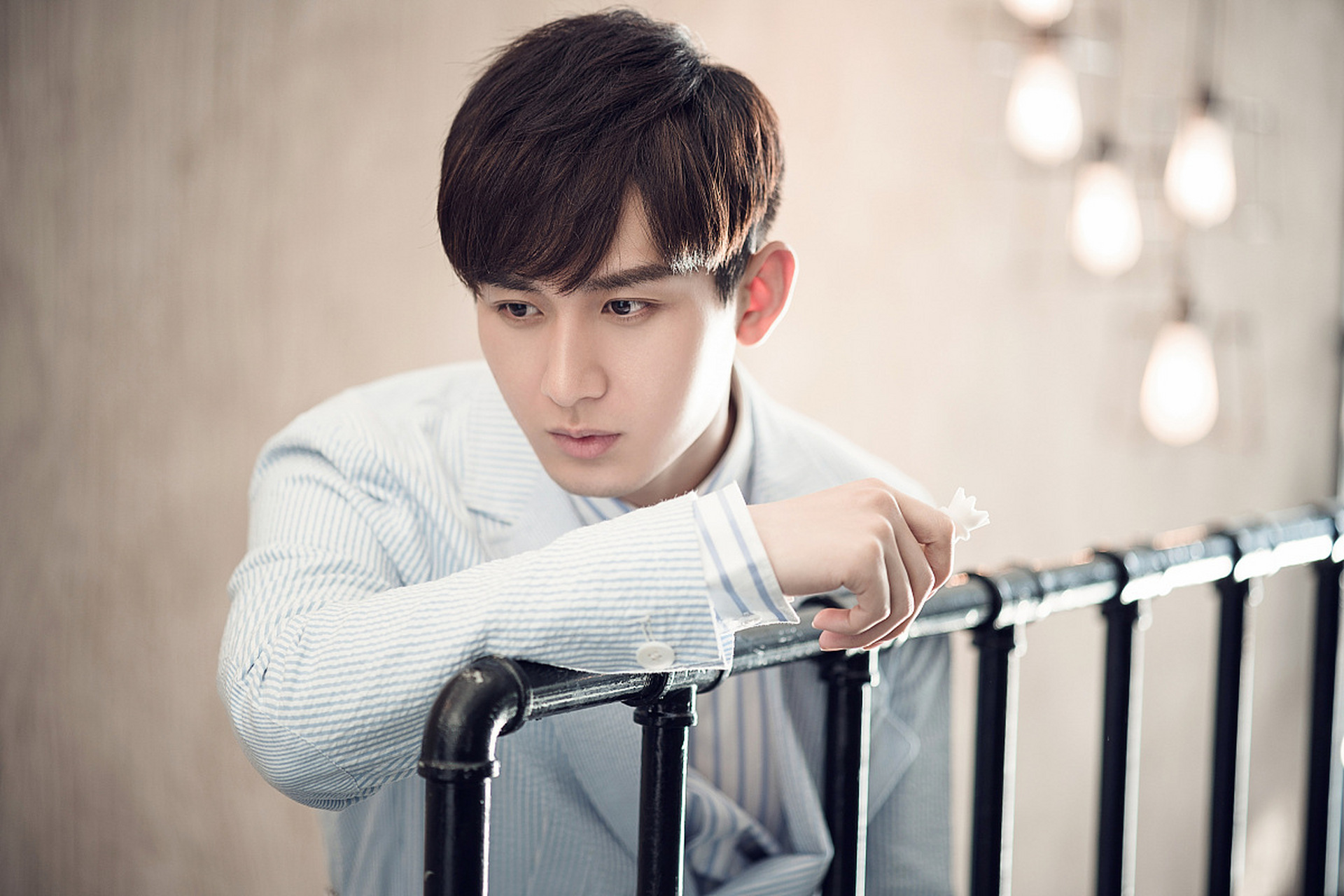 近日,《莲花楼》的韩国版海报出来了,但却从成