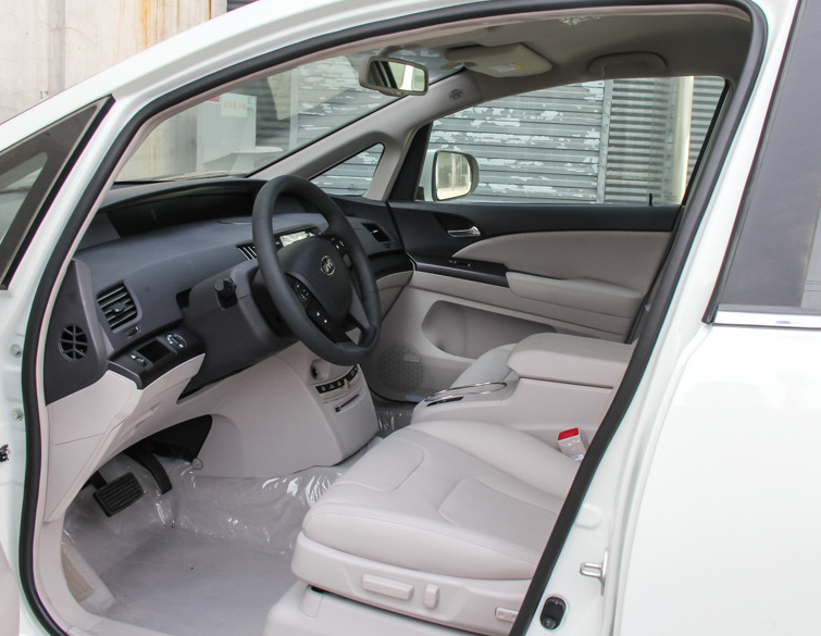 设计风格炫酷的,比亚迪汽车-比亚迪e6,从内到外都很受欢迎!