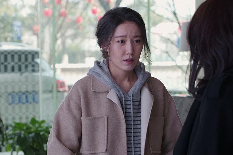 《都挺好》大嫂吴非衣品受称赞,剧中7套休闲穿搭,气质不输明玉