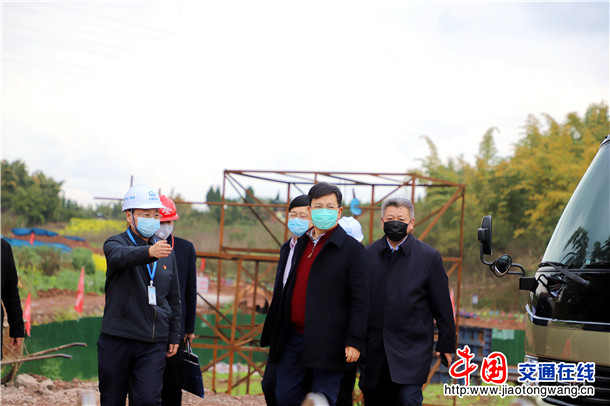四川省发改委副主任徐一心一行赴自宜铁路项目调研检查工作