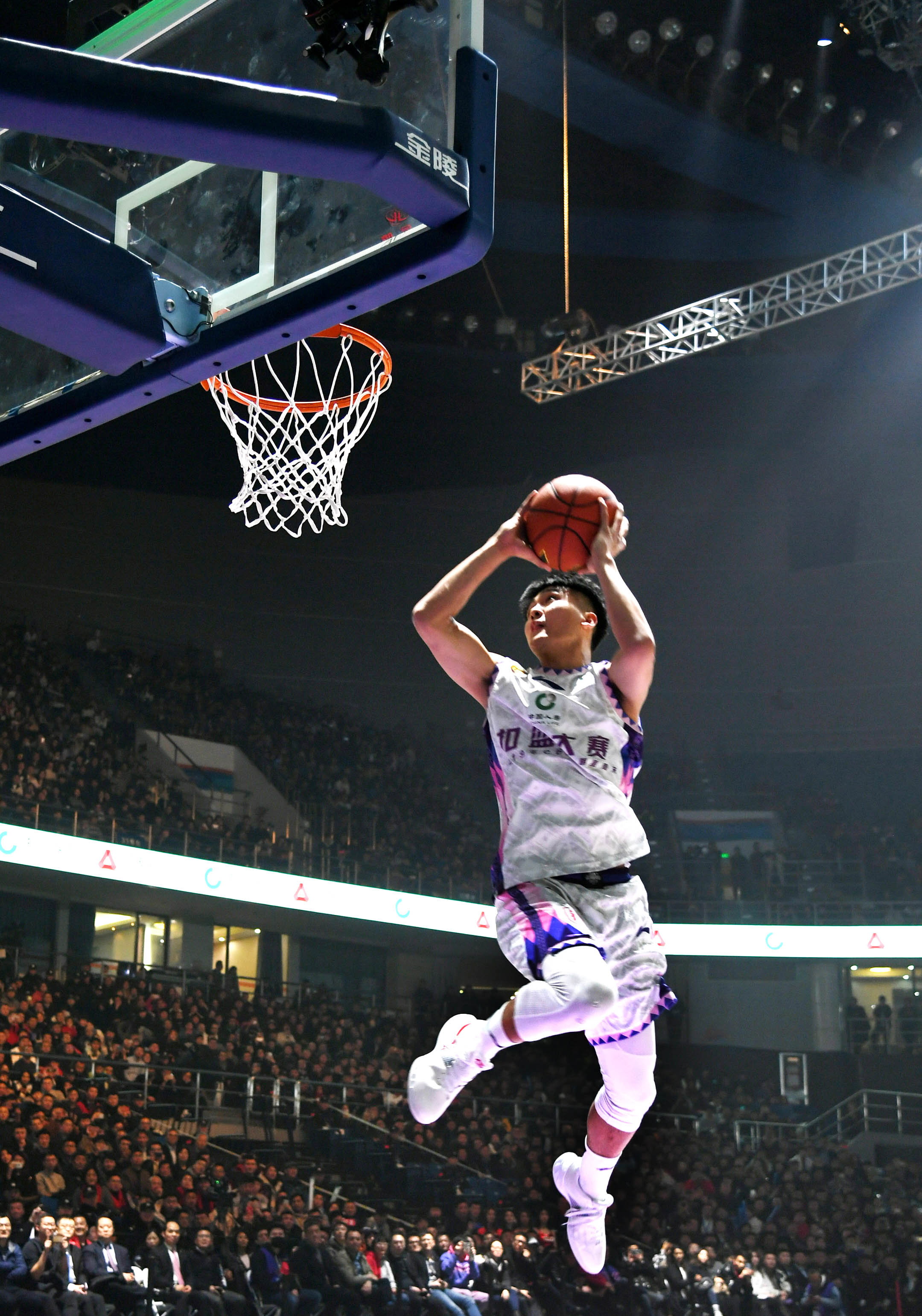 篮球——cba全明星周末:黄荣奇获扣篮大赛亚军(2)