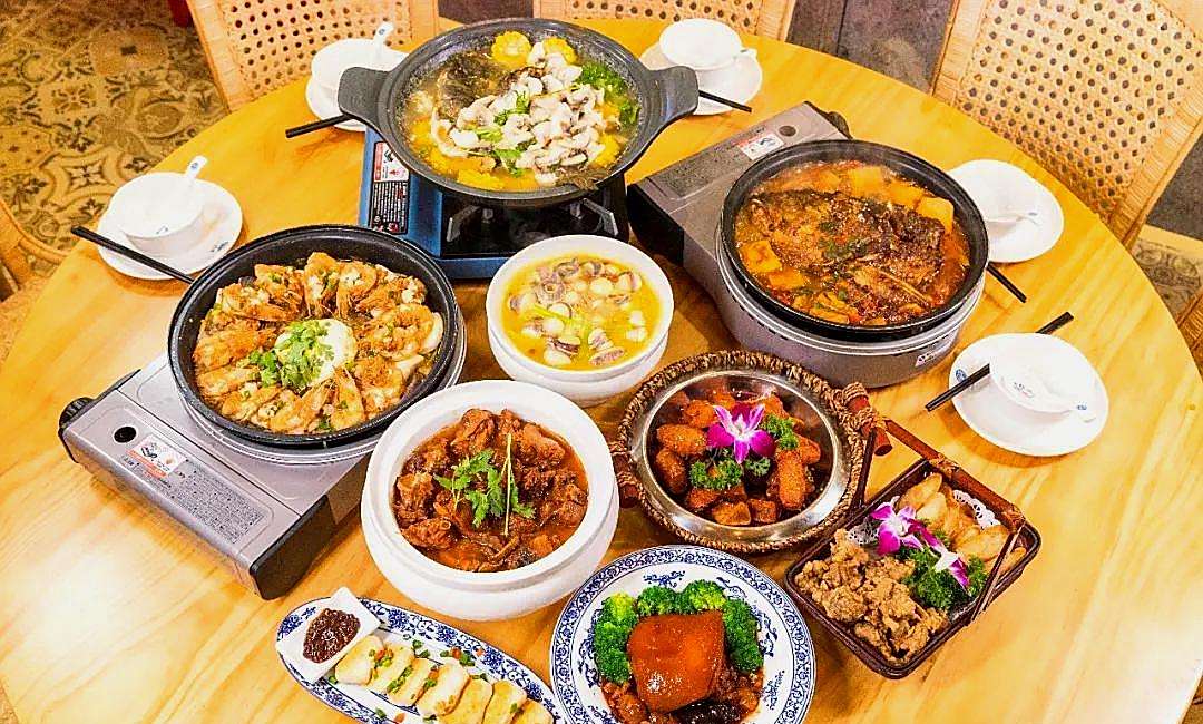 闽南人自己的家宴 看这一桌,满满的家乡味,多像闽南人过节的家宴