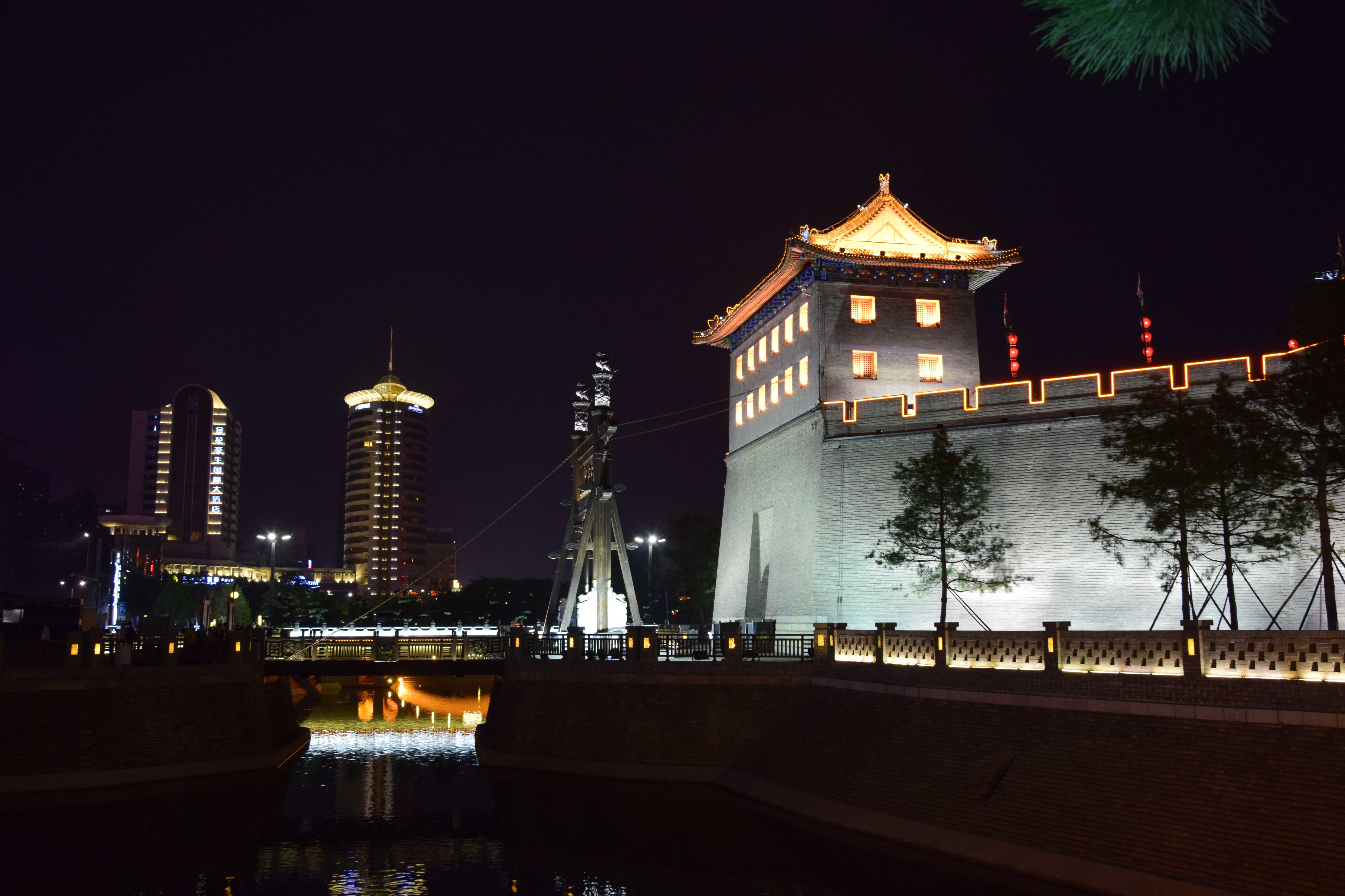 西安永宁门的美丽夜景