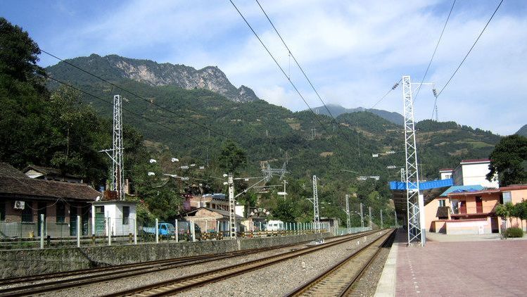 甘肃省徽县主要的两座火车站一览