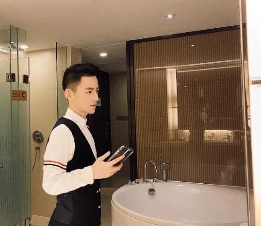 30万女粉梦碎,lol志勋女友曝光?女方土豪无惧教主欠款200w