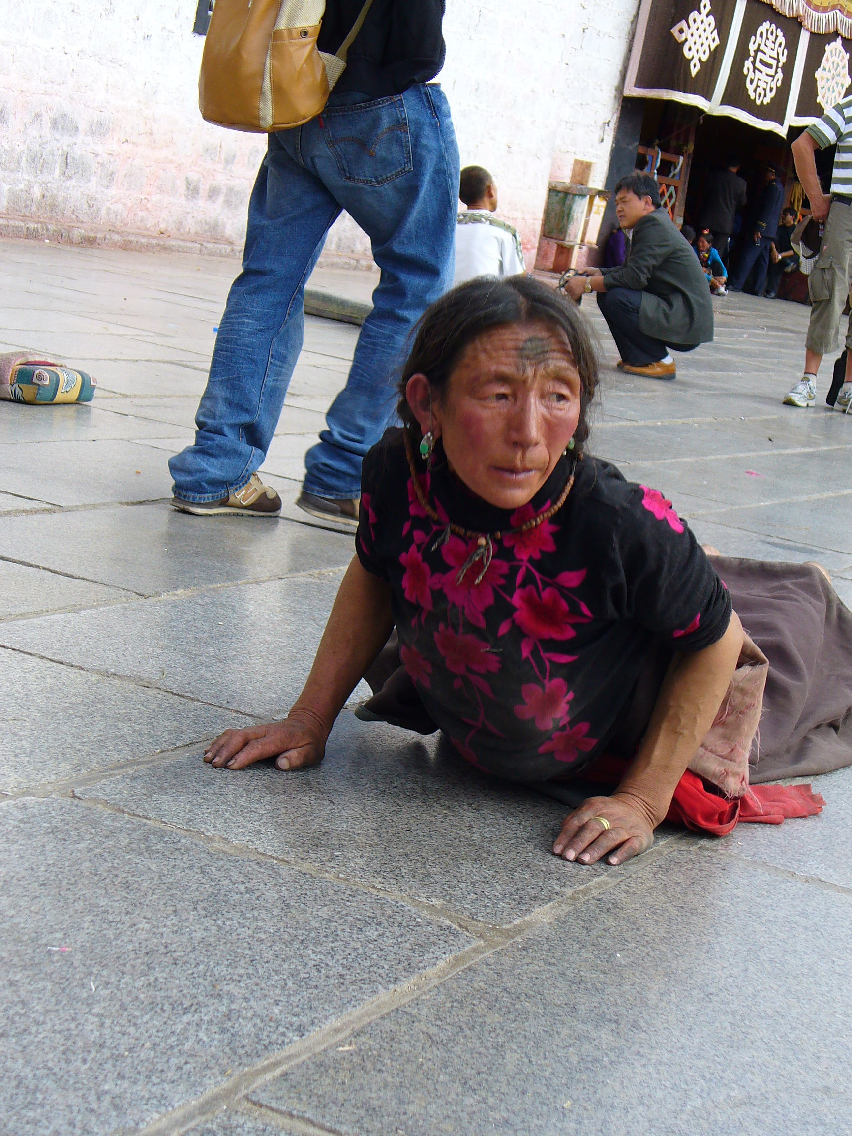 虔诚的藏民——朝拜