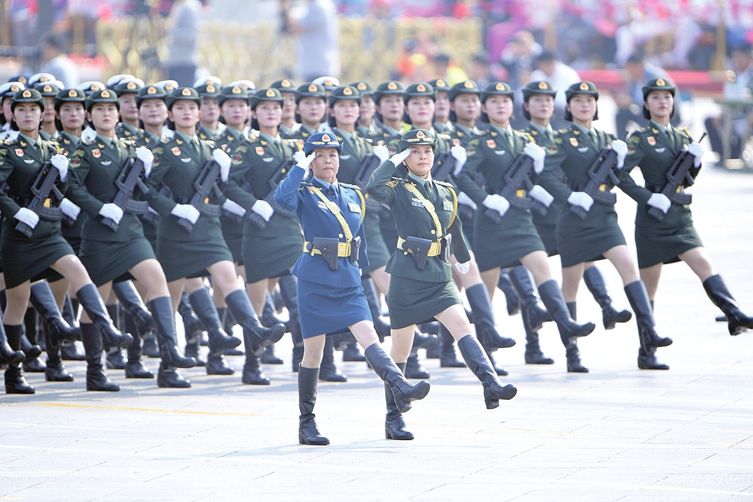 女兵方队:全新编成 首次出现女将军