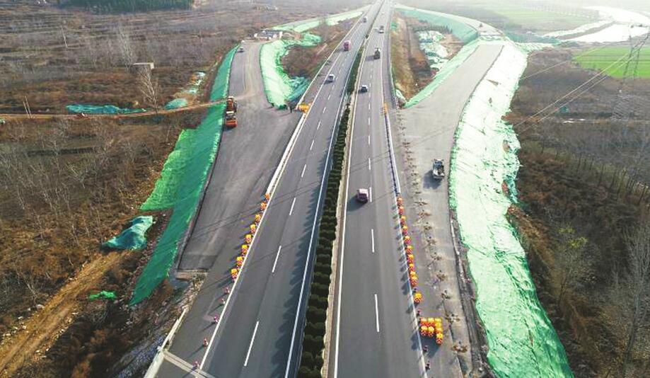 105國道平陰繞城段改建工程現場.