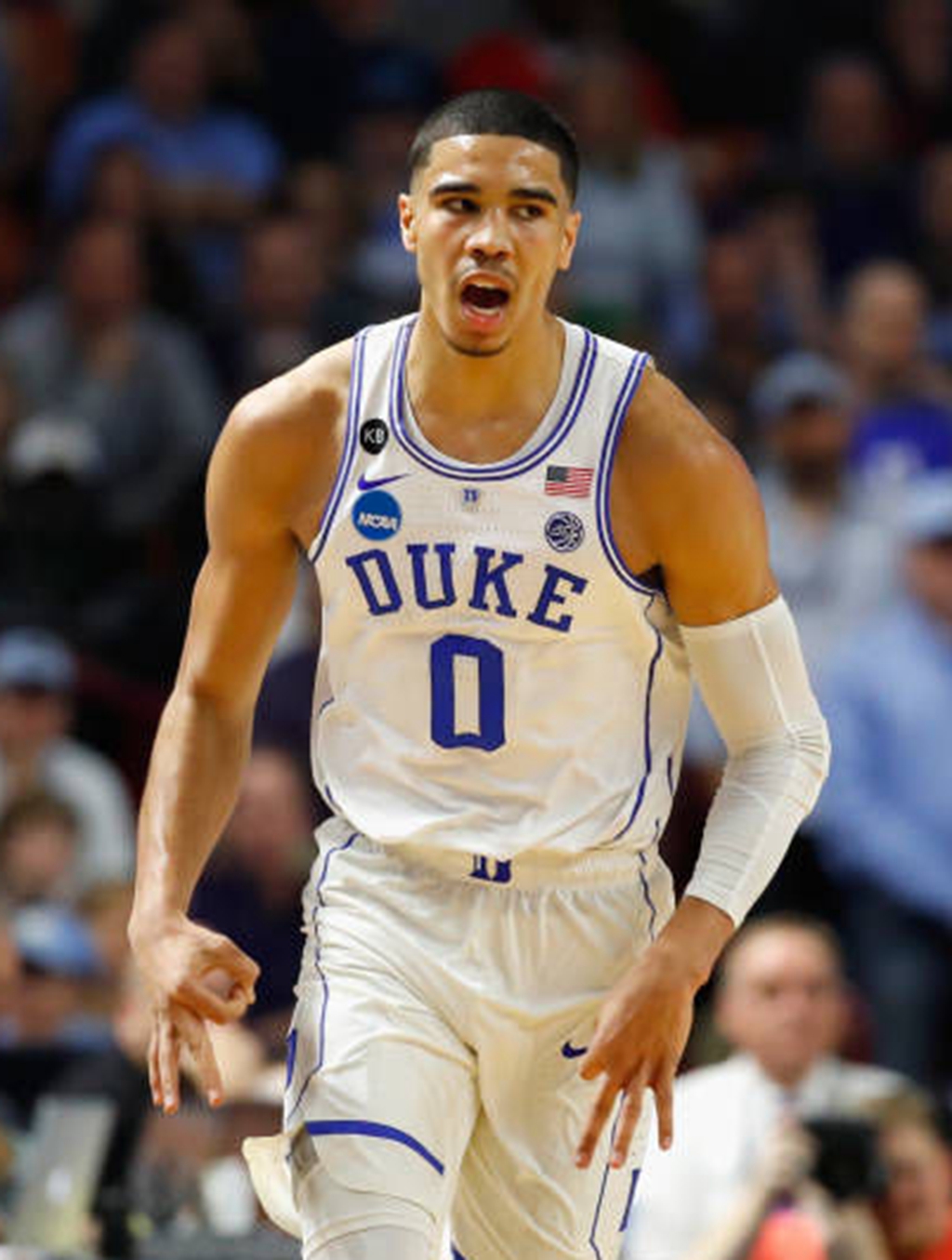 20岁的nba小将从一个贫穷小娃跨越成千万富翁,揭幕战上狂砍23分