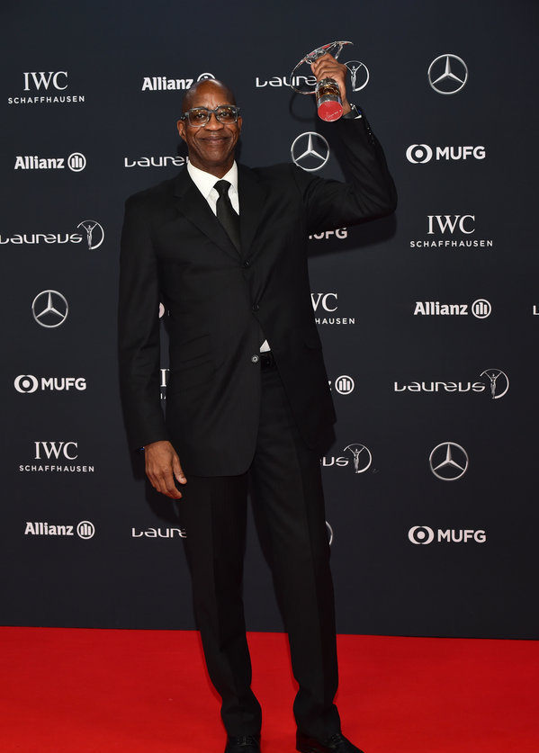 腿长过身高一半的400米栏王 埃德温·摩西获劳伦斯终身成就奖