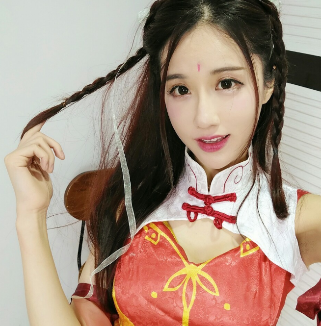 轩子cos呆萌小哪吒,俏皮形象惹人喜爱,网友:高压锅几个意思?