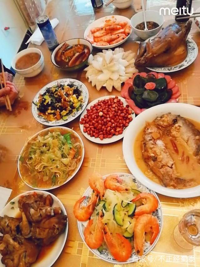 朋友圈11省年夜饭对比难分南北城乡最美是团圆