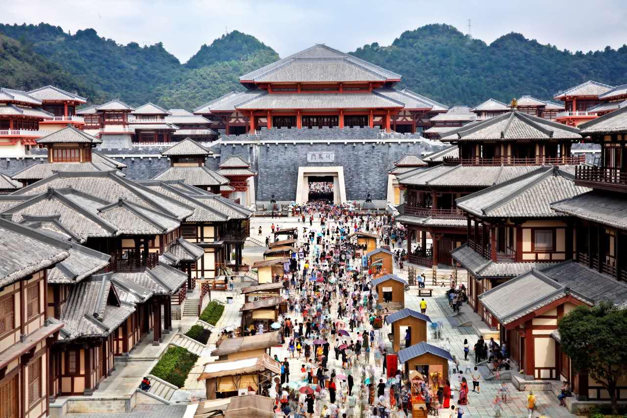 为《陈情令》赴都匀,满城侠义气息,心怀陈情或魔道真的重要吗