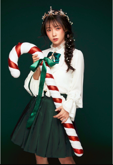 rookie女友小钰又发性感写真,四朵金花你选谁?