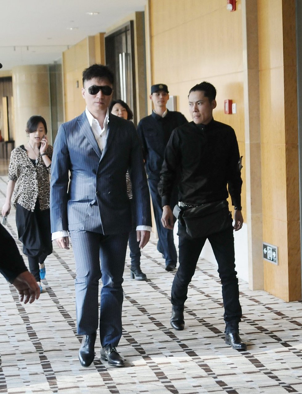 "征服刘华强"被曝移民澳大利亚,孙红雷为孩子教育问题,近期全家搬到