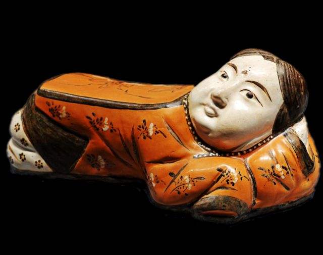 陨石玉枕:一件奇怪材料做成的奇怪的枕头,却价值连城