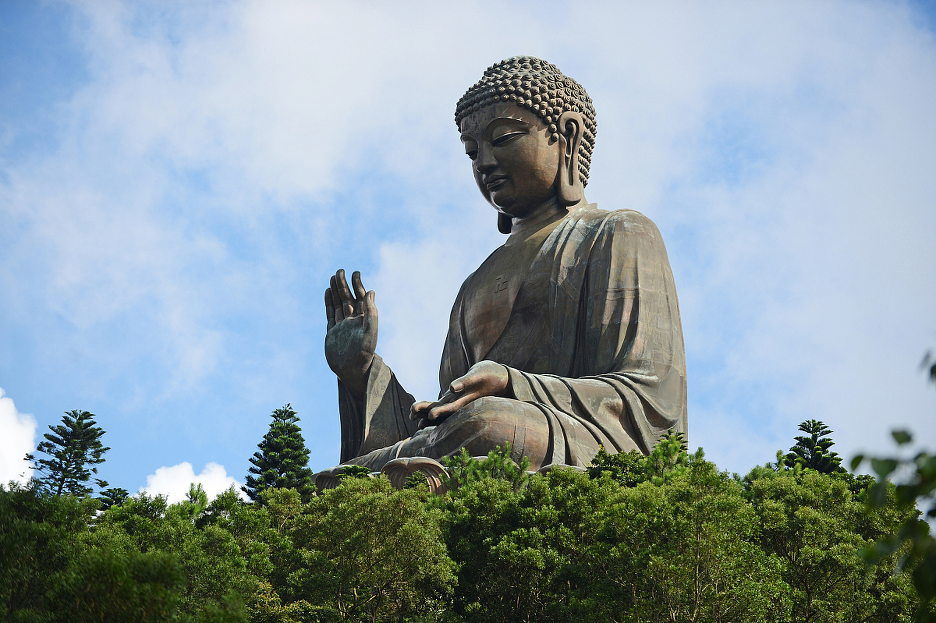 佛:佛教中修行到自觉,觉他,觉行圆满的最高境界,是教徒中觉悟程度最高