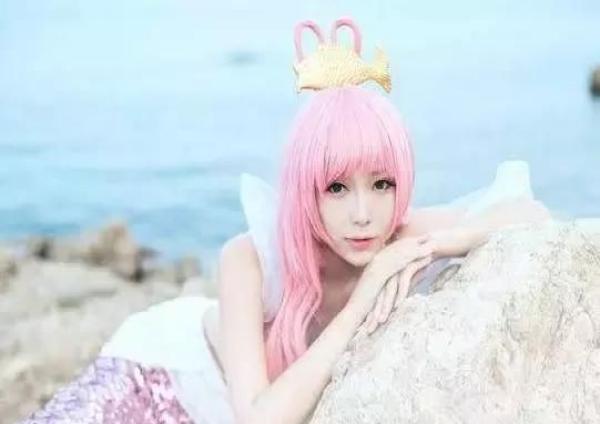 海贼王真人版你见过吗?娜美被神还原,看到巴基忍不住笑出声!