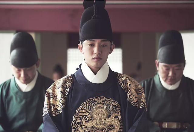 韩国电影「强哲」,忠武路四小生刘亚仁演技爆表之作!