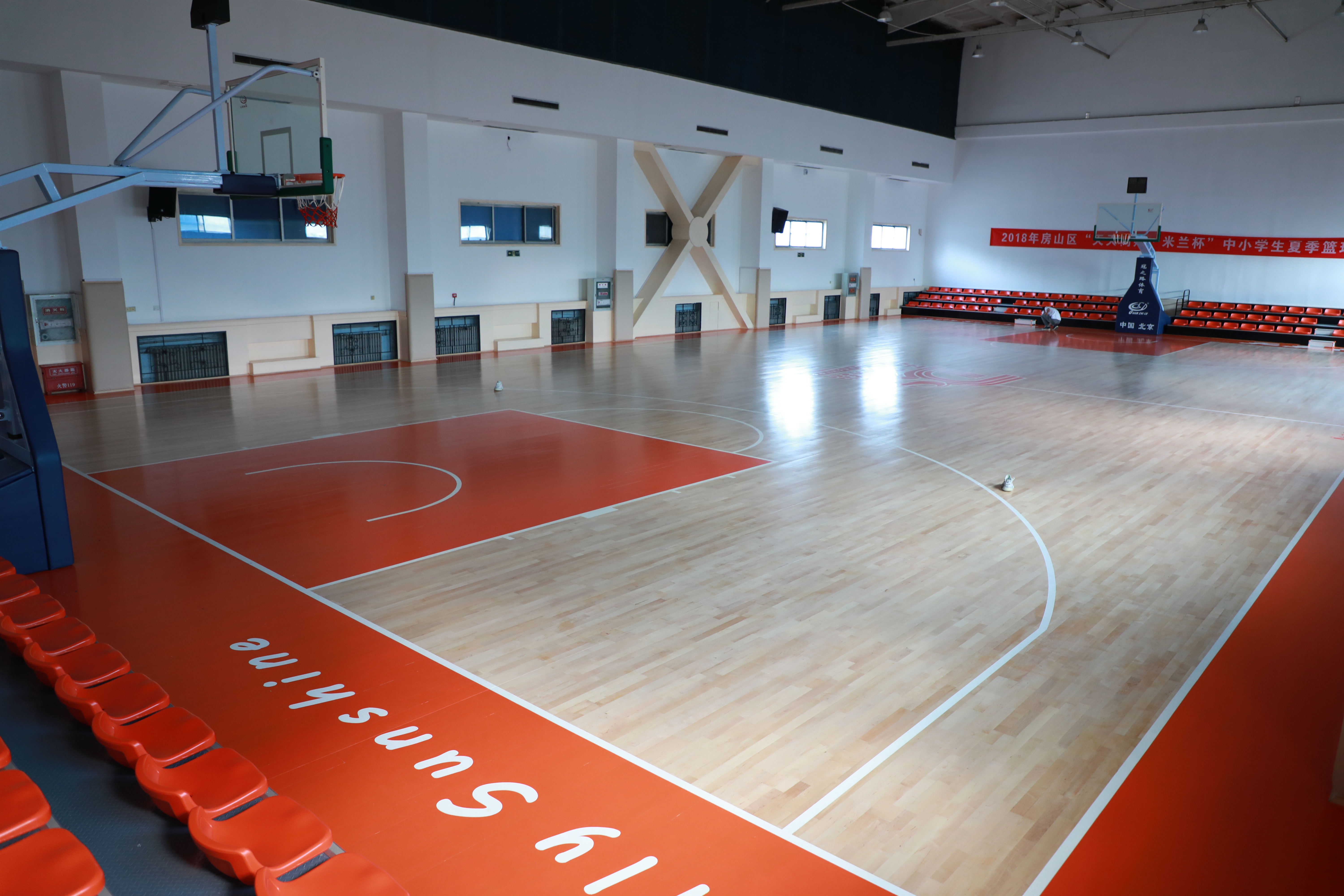 篮球场地板类型图片