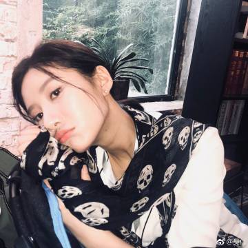 8月4日吴优微博晒图,粉丝神评论亮了