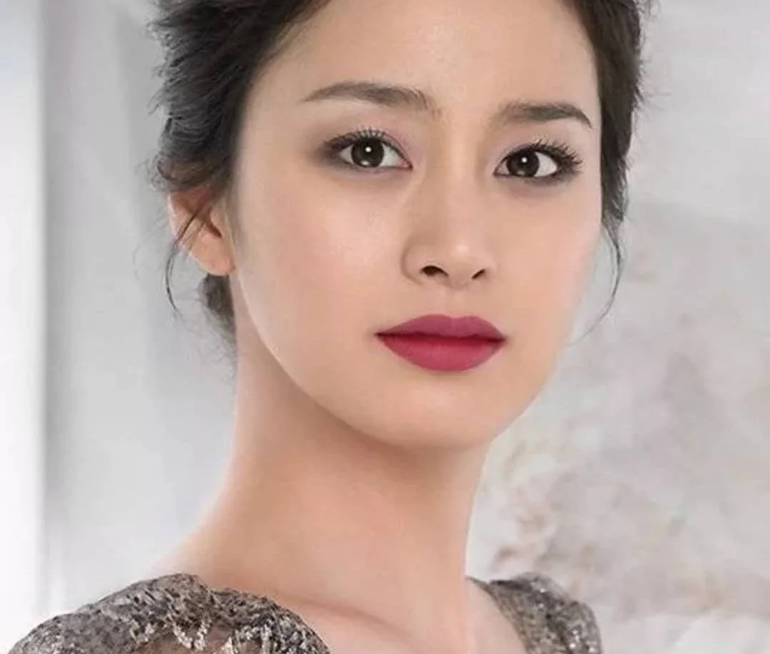 韩国国宝级美女金泰熙,逆天神颜看不出39岁,这长相成模板了