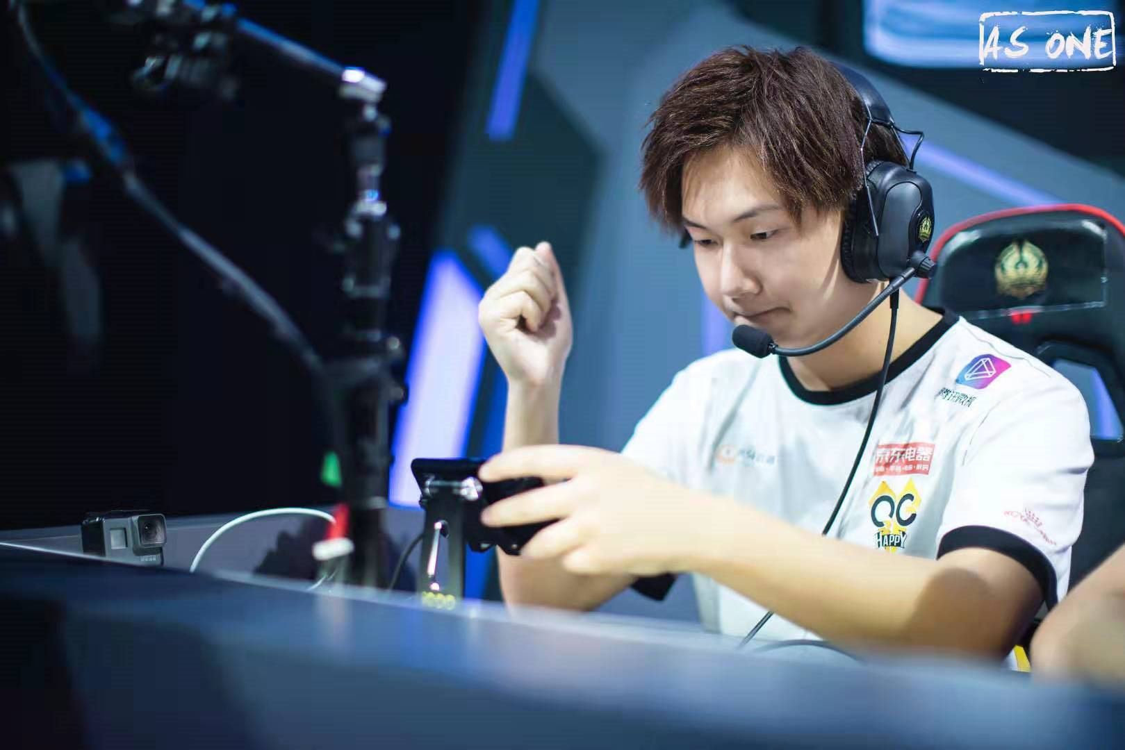 fly秋季赛露娜首秀,决胜局获胜,这一幕等了多久?