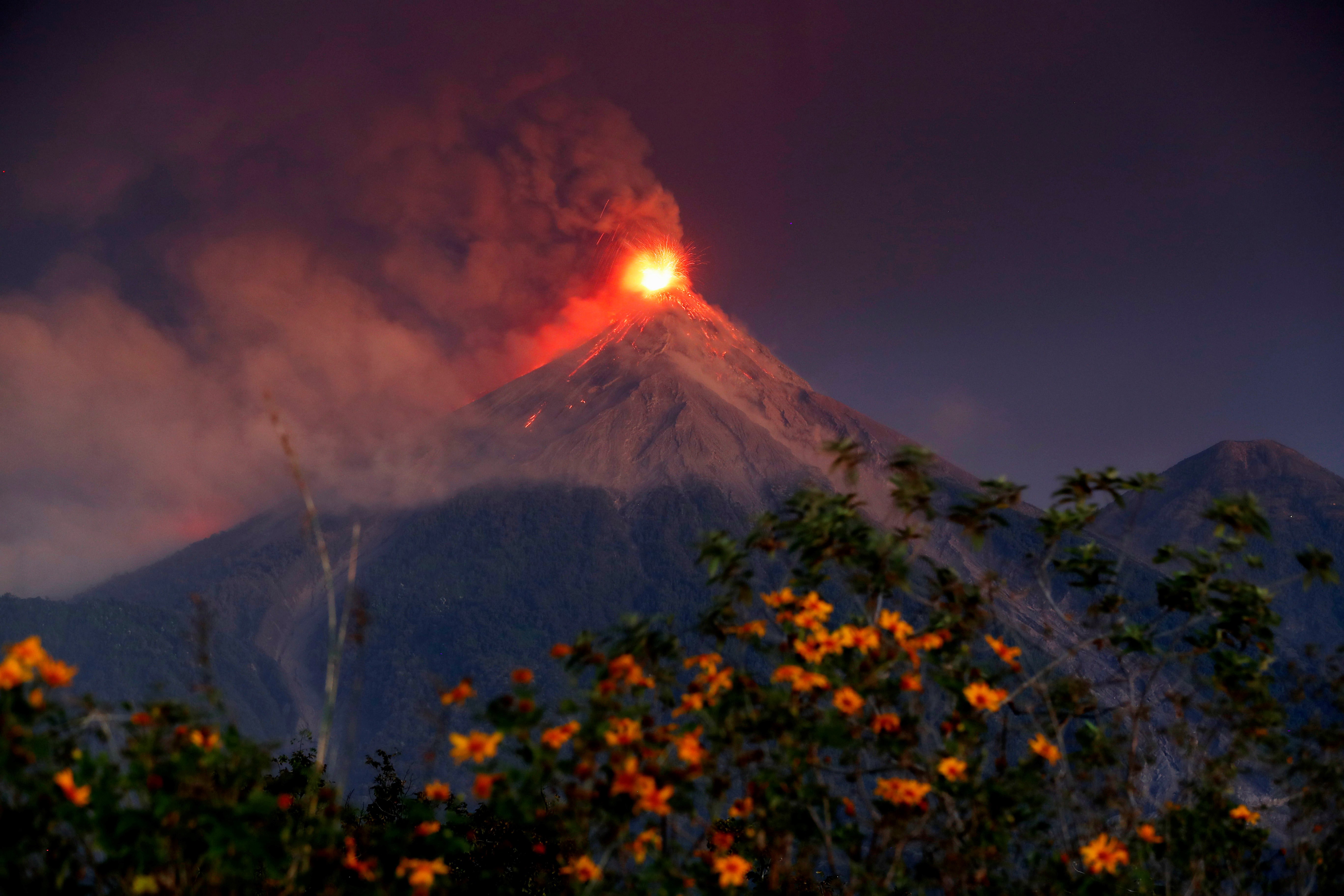 富埃戈火山喷发