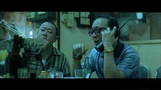 《无间道》里馋到你的火锅宴,吃饭的大佬都是客串,真身大有来头