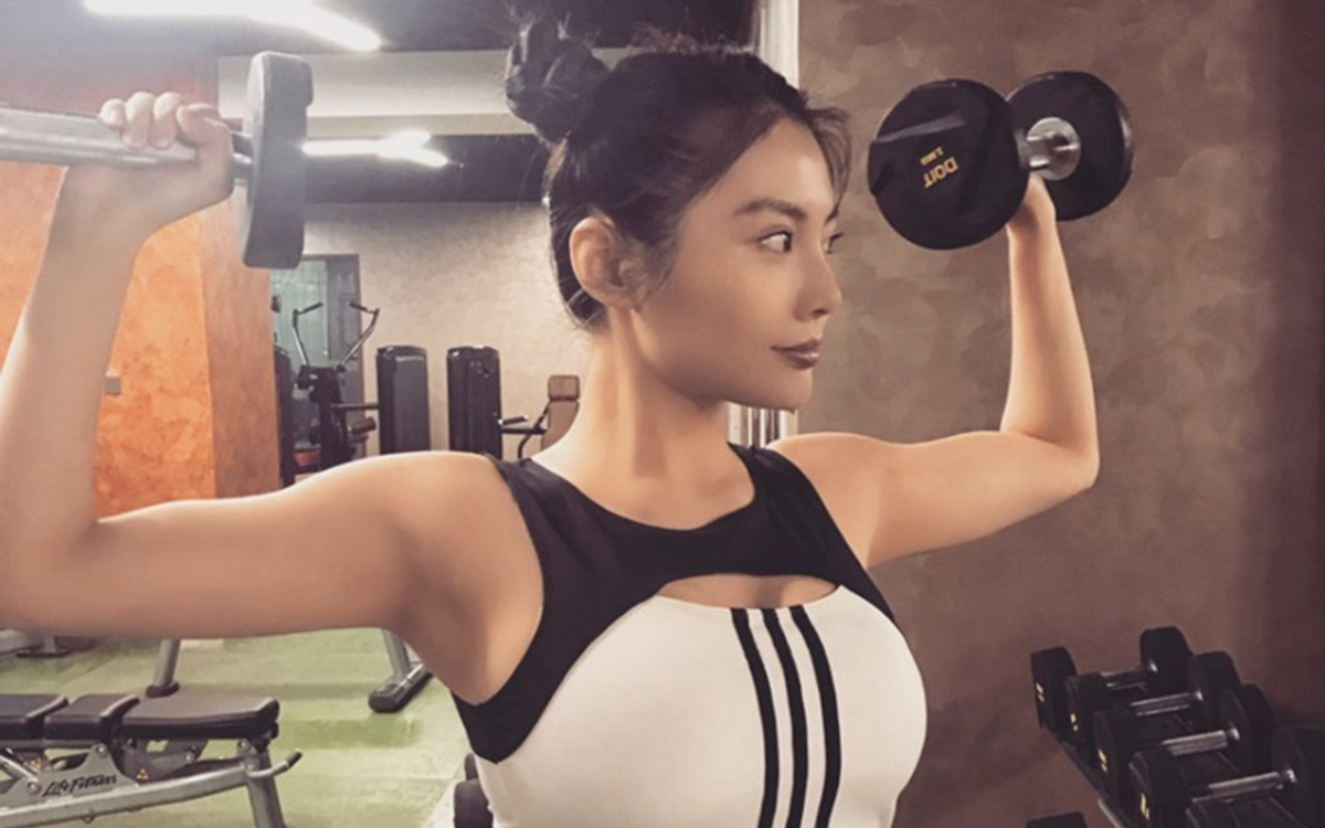 她曾是"最美篮球宝贝",也是勇士铁杆粉,现在进娱乐圈成明星