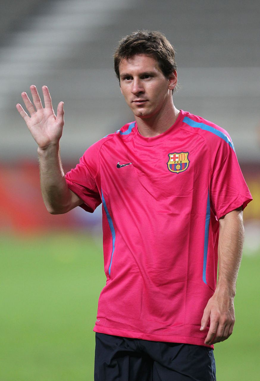 巴萨体育总监德科确认,新诺坎普项目完工后,巴萨将为梅西举办一场