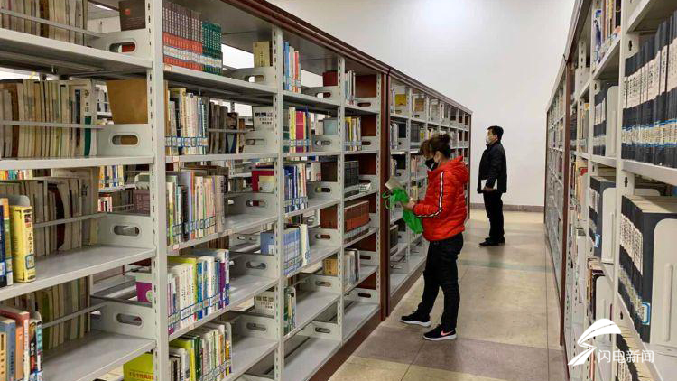 德州市图书馆恢复开放 借阅图书可自助消毒