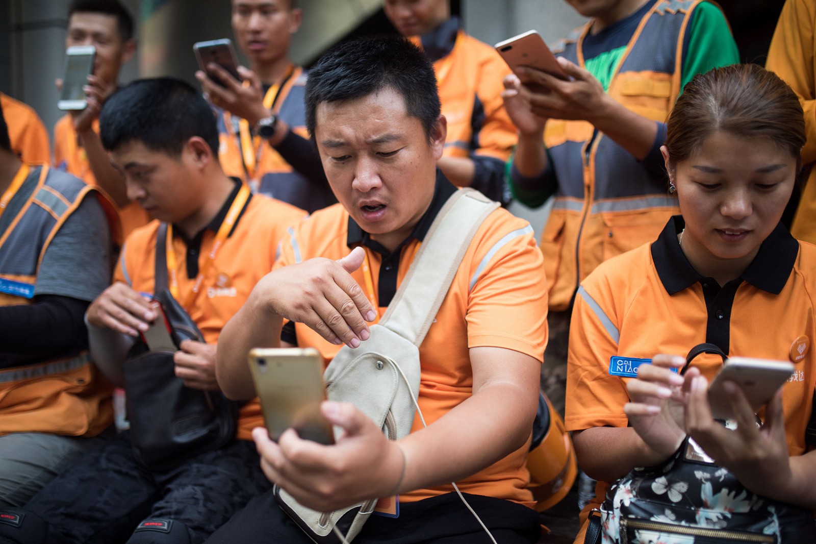 自强不息!聋哑骑手团靠送外卖月入过万