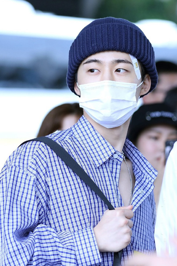 ikon金韩彬的街拍照,每一张都很帅,你最喜欢哪一张?