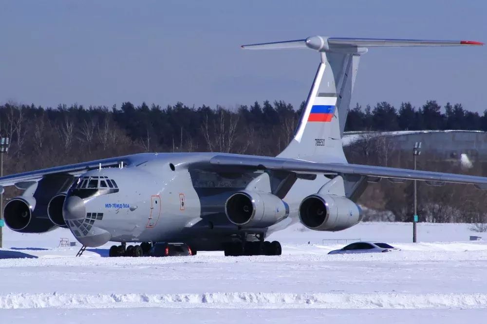 俄罗斯伊尔-76 md-90重型运输机(13图)