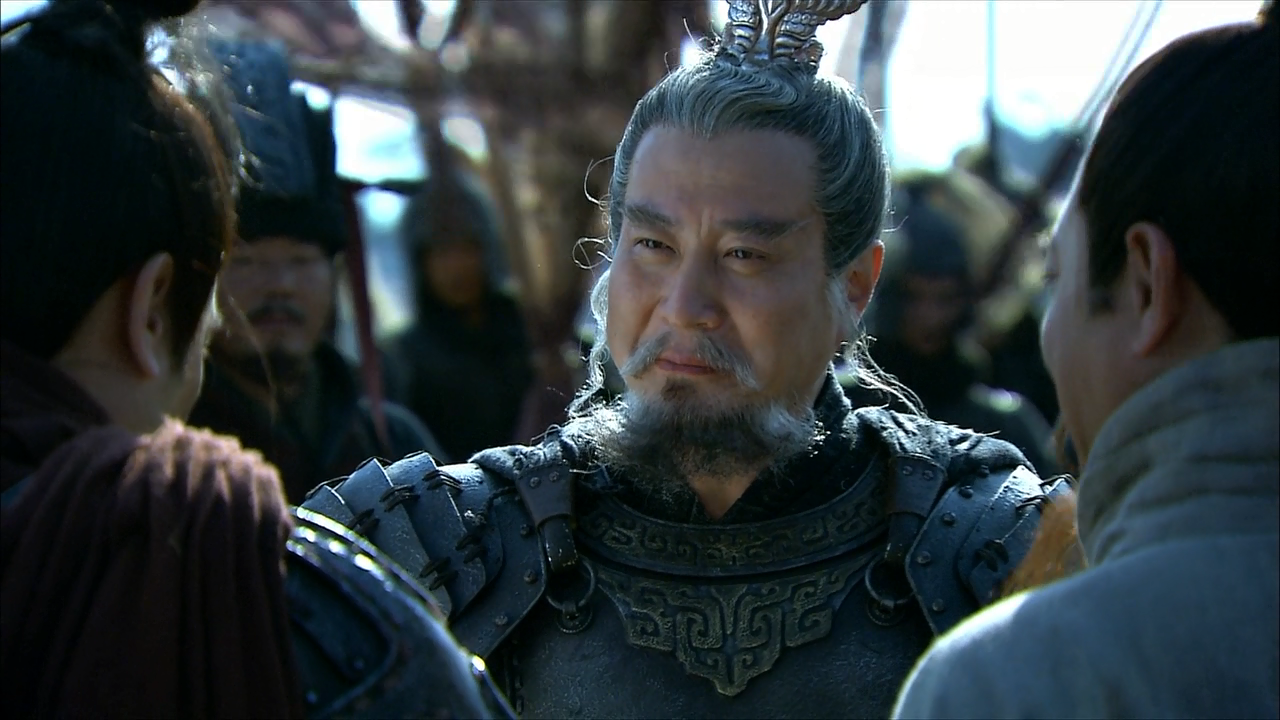 徐州之战后,刘备要自杀,为何关羽在这时投降曹操?原因很简单