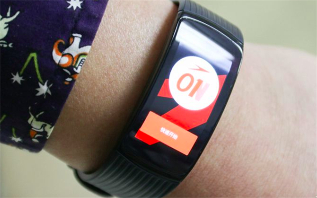 三星gear fit2 pro最吸引人的设计,大部分人入手都是因为它