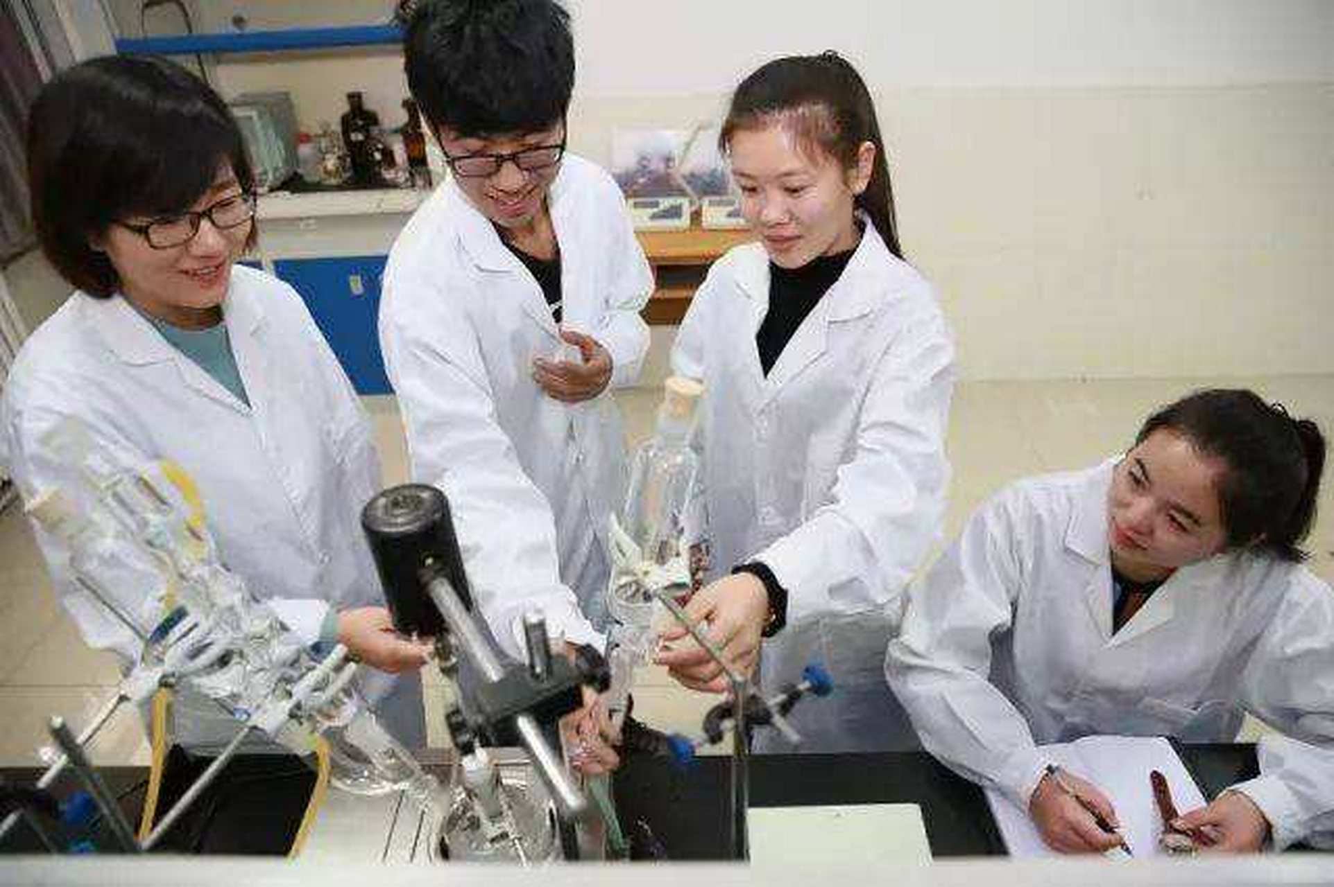 又叫精细化工,几乎全国所有的工科院校都有这个专业