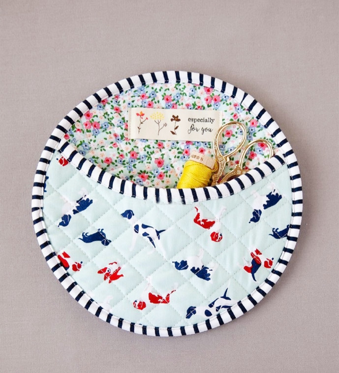 花花绿绿小布头,一拼,一缝,变成n多漂亮东东,手工布艺了解下