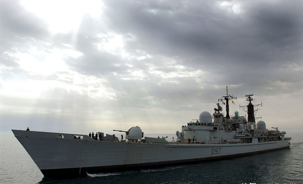 42型导弹驱逐舰,又称"谢菲尔德"级驱逐舰,是英国皇家海军于1970年代