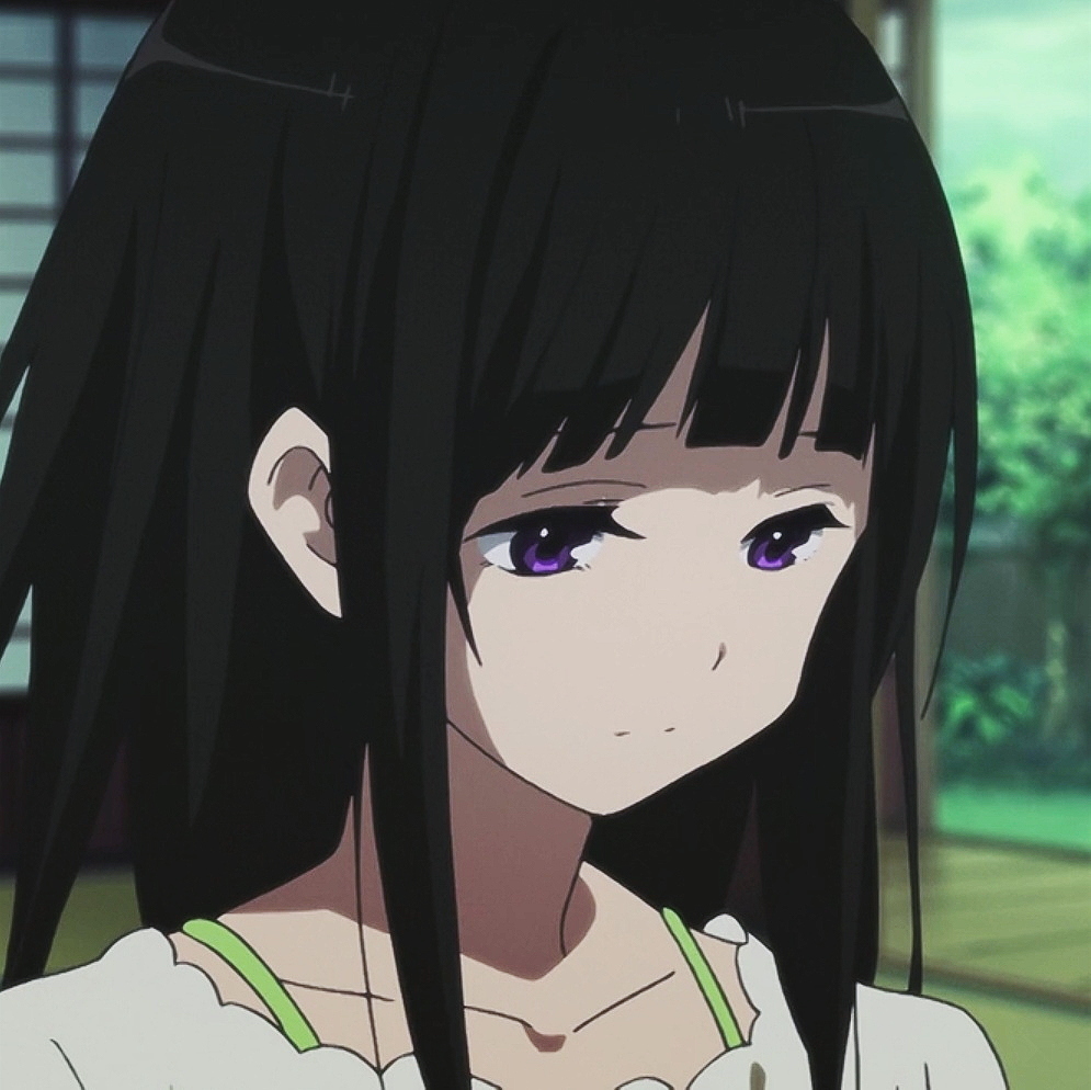 千反田爱瑠是一个外表清秀的女生,一头披肩黑发,对很多事物充满好奇心