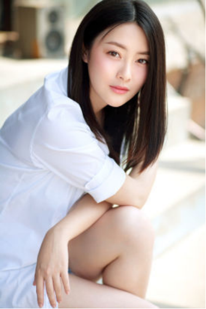 她因为角色,休息了四年的时间,现在30岁却像少女一样!