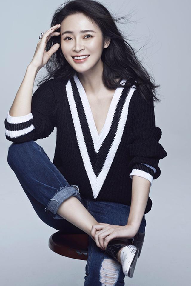 因饰演"伍月"被大众所熟知,她的坚强与个性,被网民封为"贵姐"