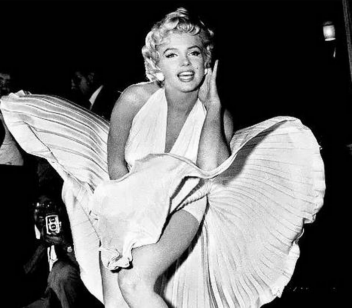 性感女神玛丽莲梦露,美得惊心动魄,图4是与肯尼迪的唯一合照.