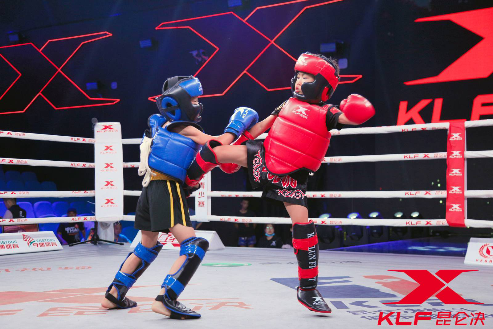 5月1日中山昆仑决格斗健身俱乐部试营业,用汗水和快乐击溃病毒!