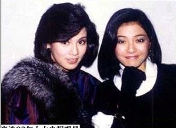 最美"黄蓉"翁美玲生前罕见合影曝光,张张都是经典,速速围观!