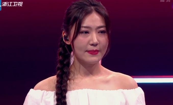 孟雨娱评:今夜捉对厮杀       好声音出两组四强