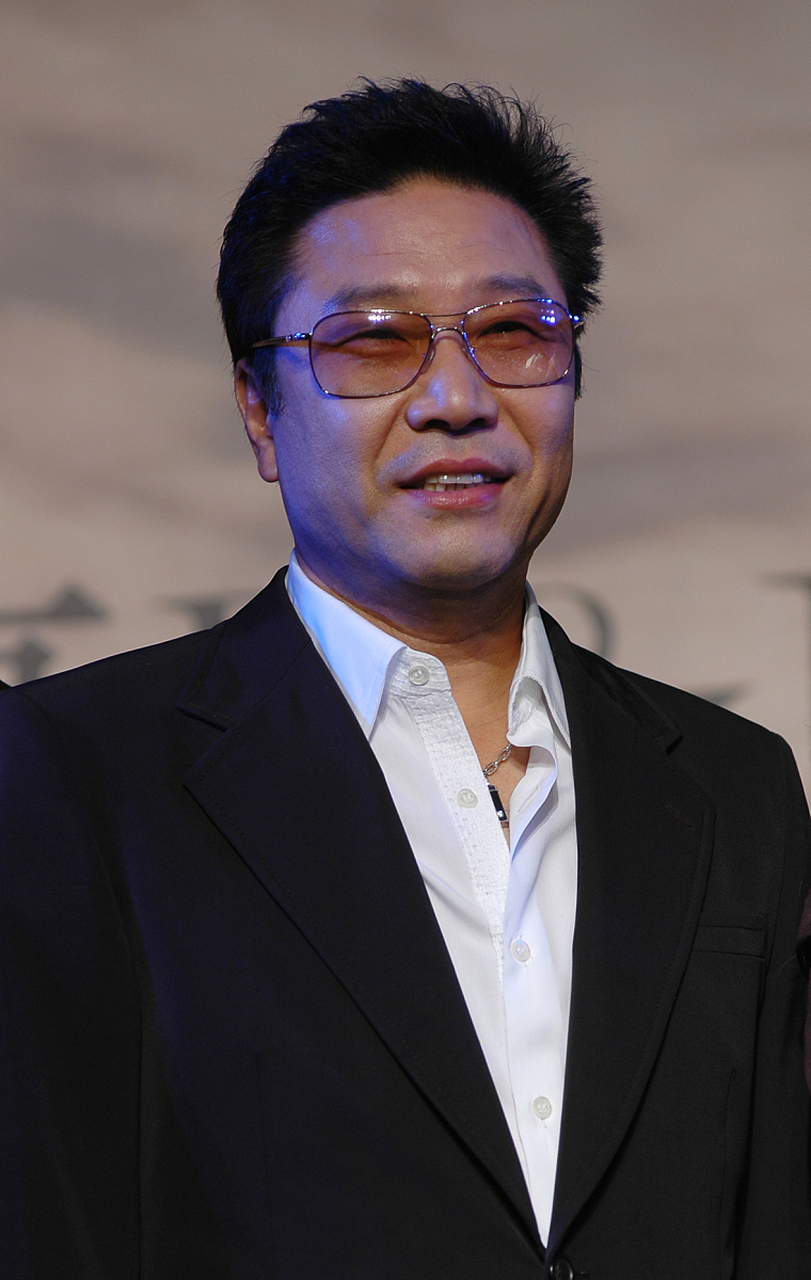 近日,李秀满加盟亚洲超星团引发网友热议!